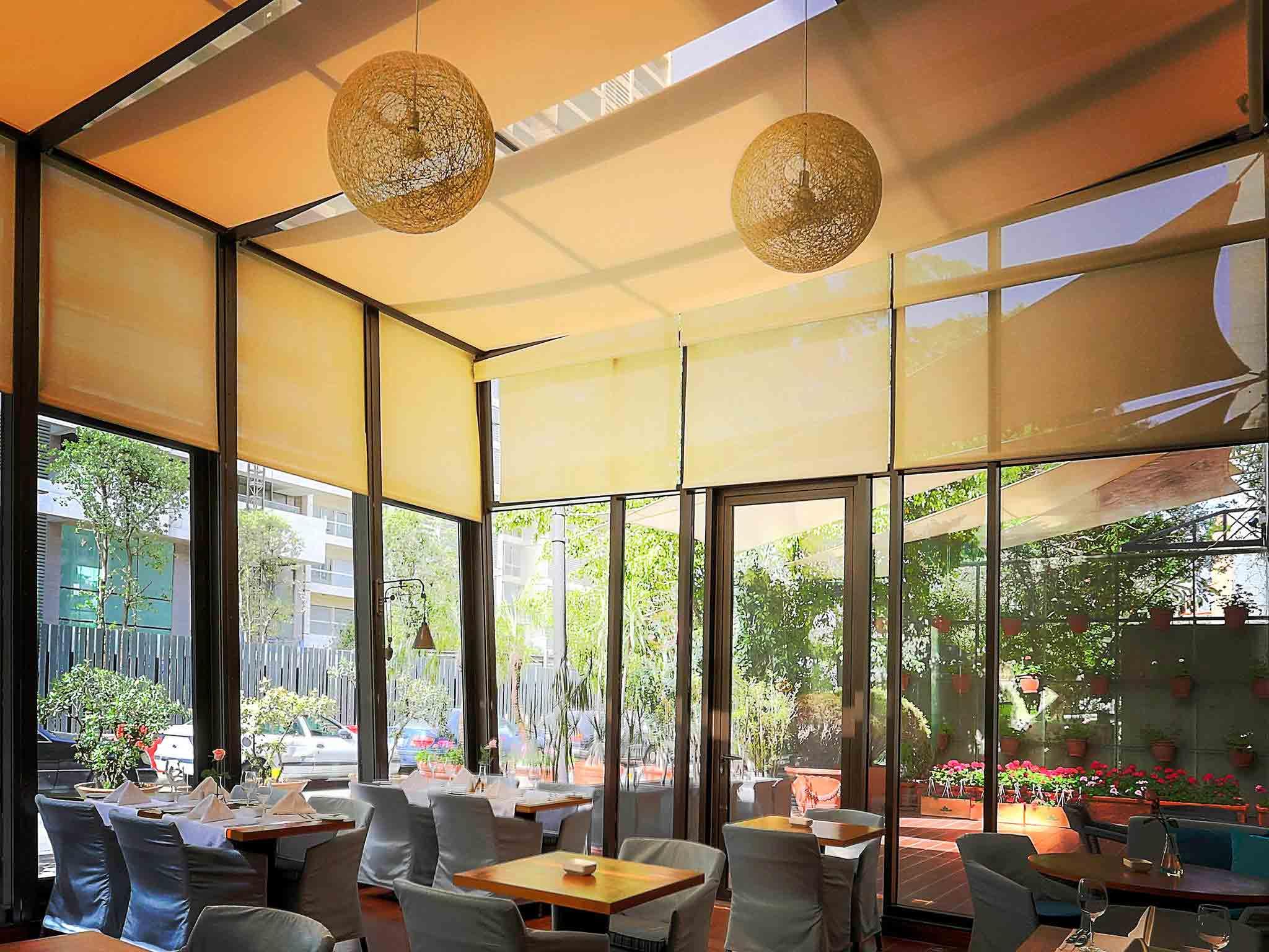 Sofitel Beirut Le Gabriel Otel Dış mekan fotoğraf